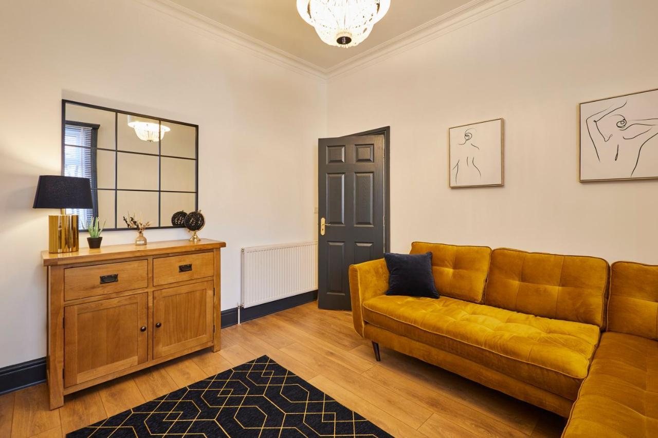 Host & - Darcey House *